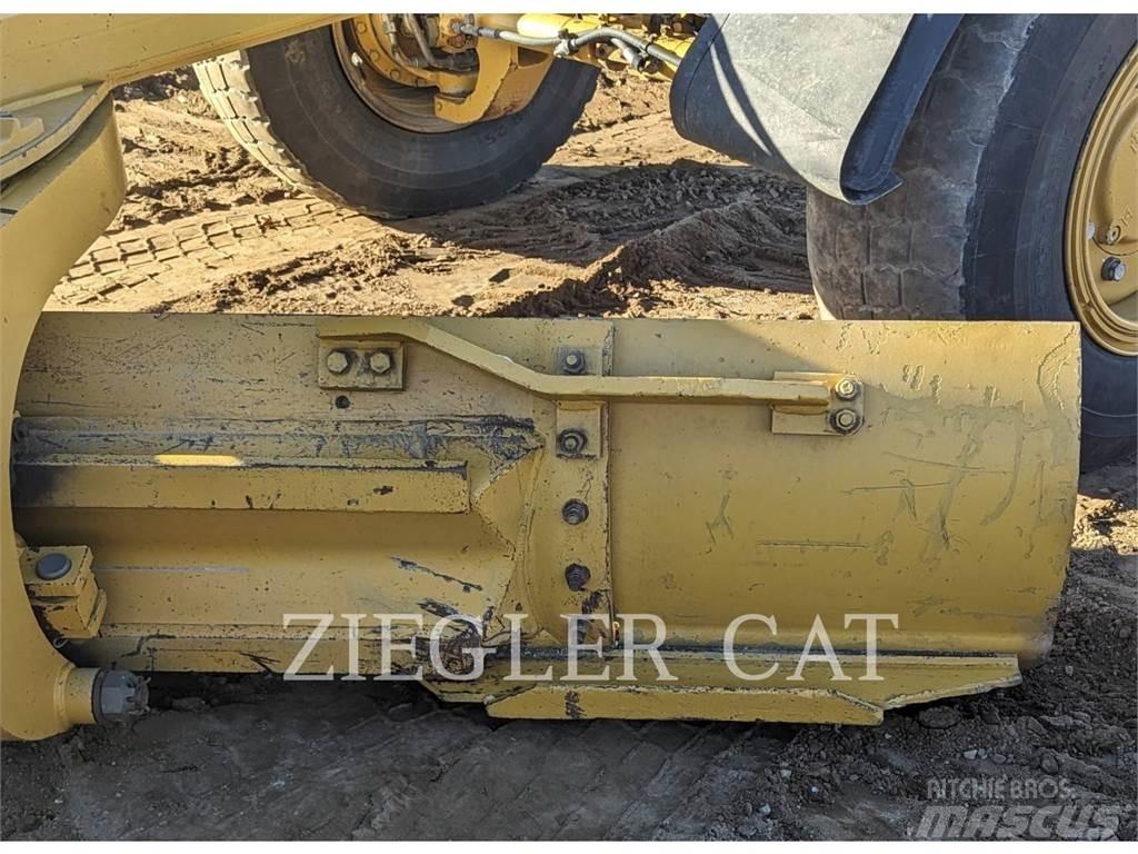 CAT 140M2AWD Graders