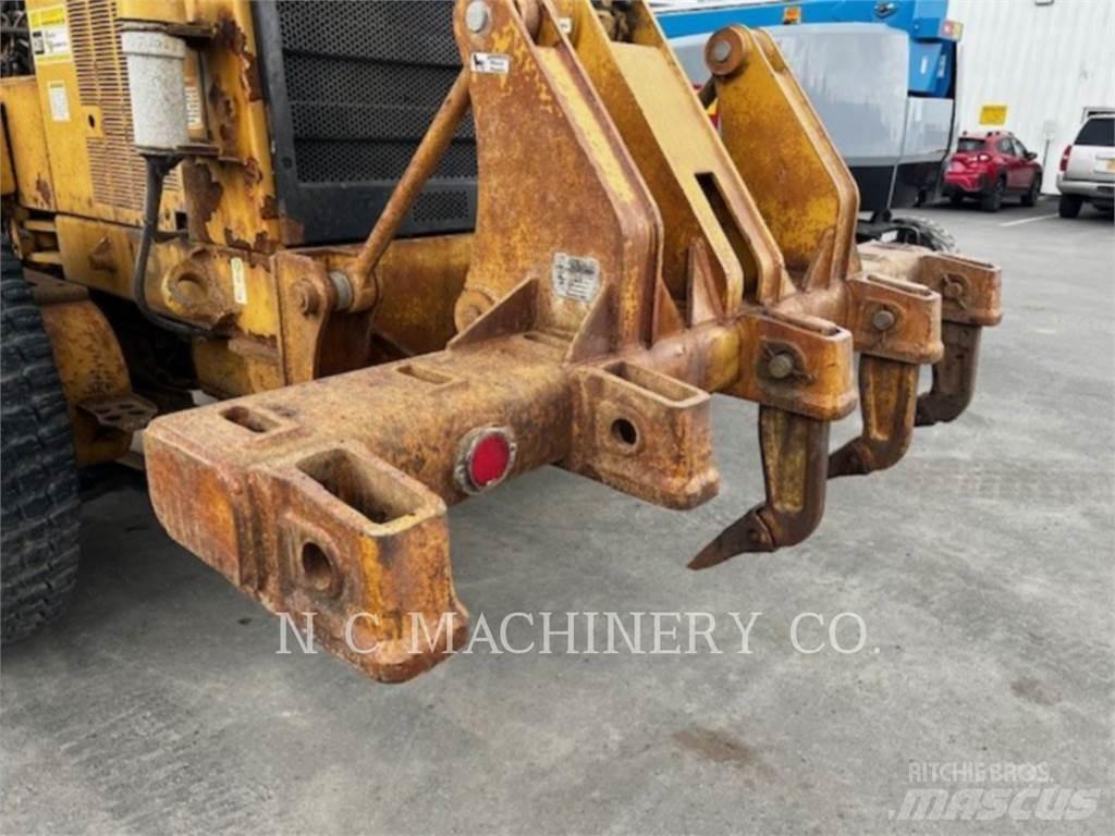 CAT 143H Graders