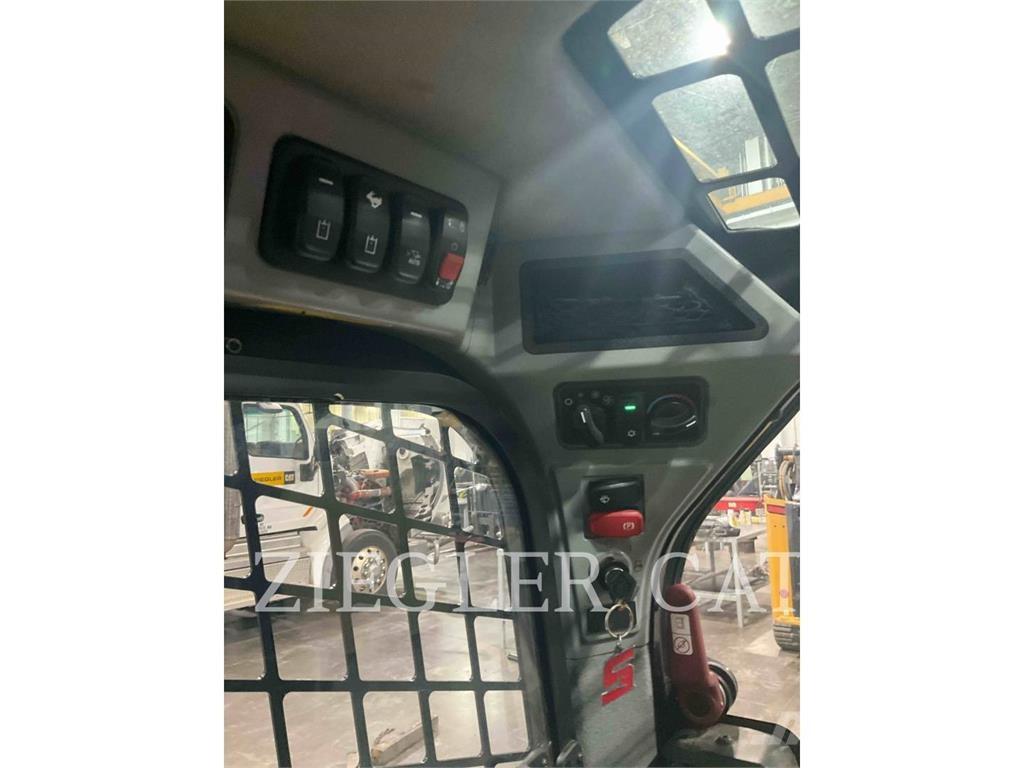 CAT 232D3 Skid steer loaders