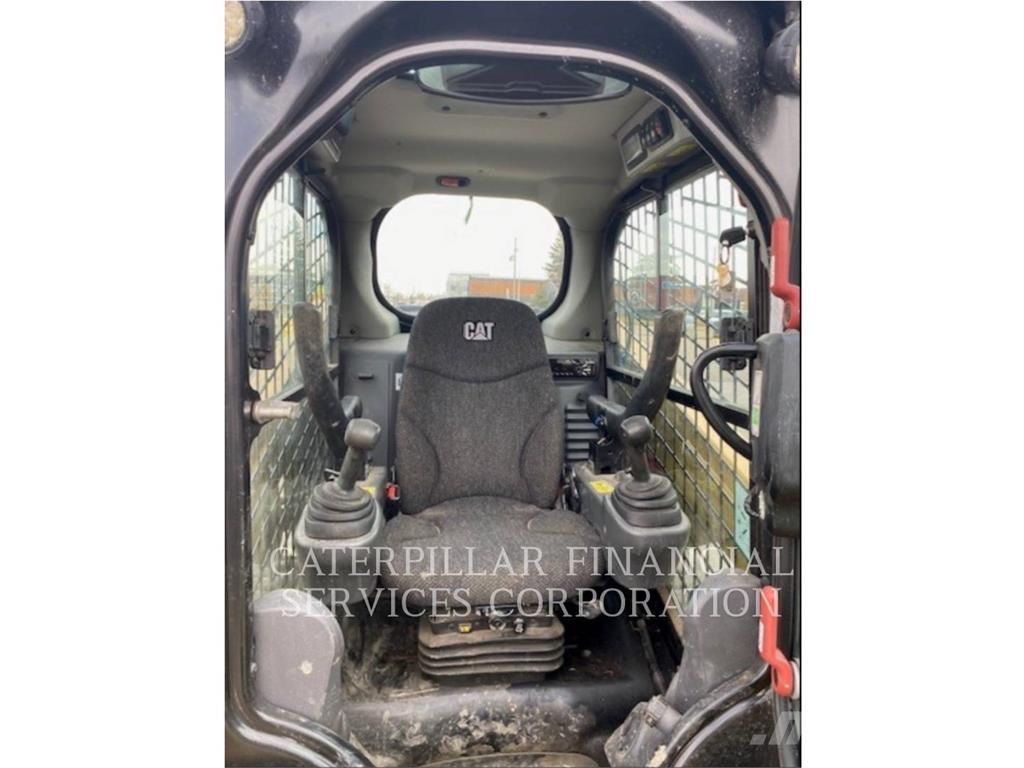 CAT 236D Skid steer loaders