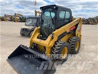 CAT 236D3 Skid steer loaders