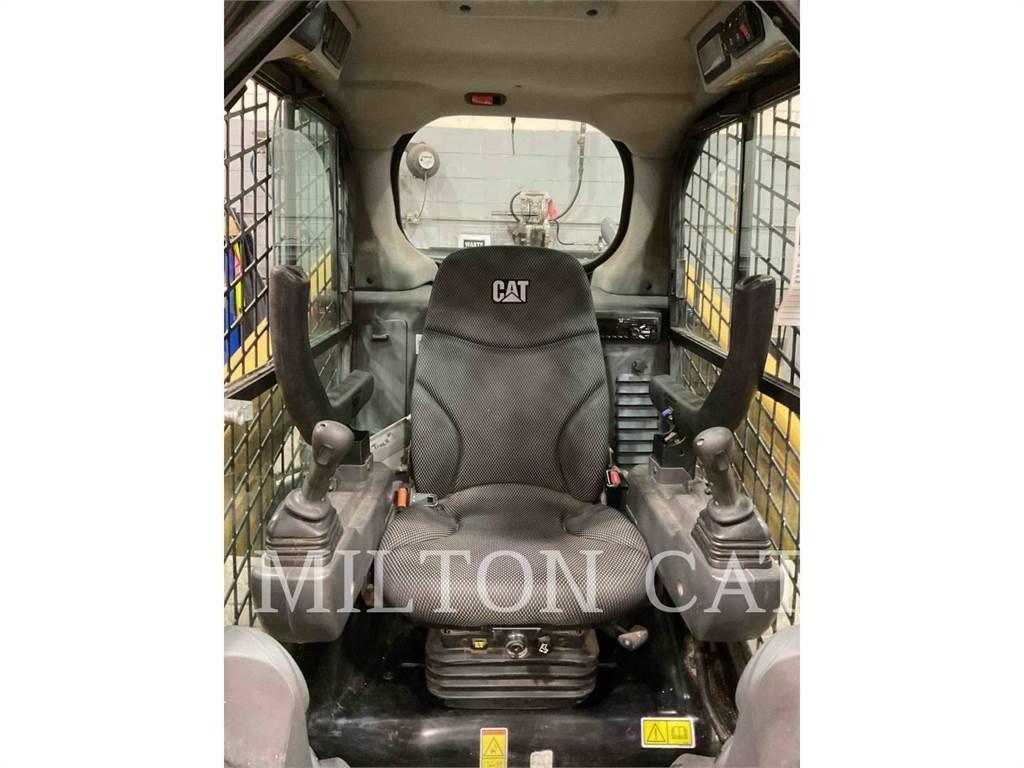CAT 236D3 Skid steer loaders