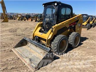 CAT 236D3 Skid steer loaders
