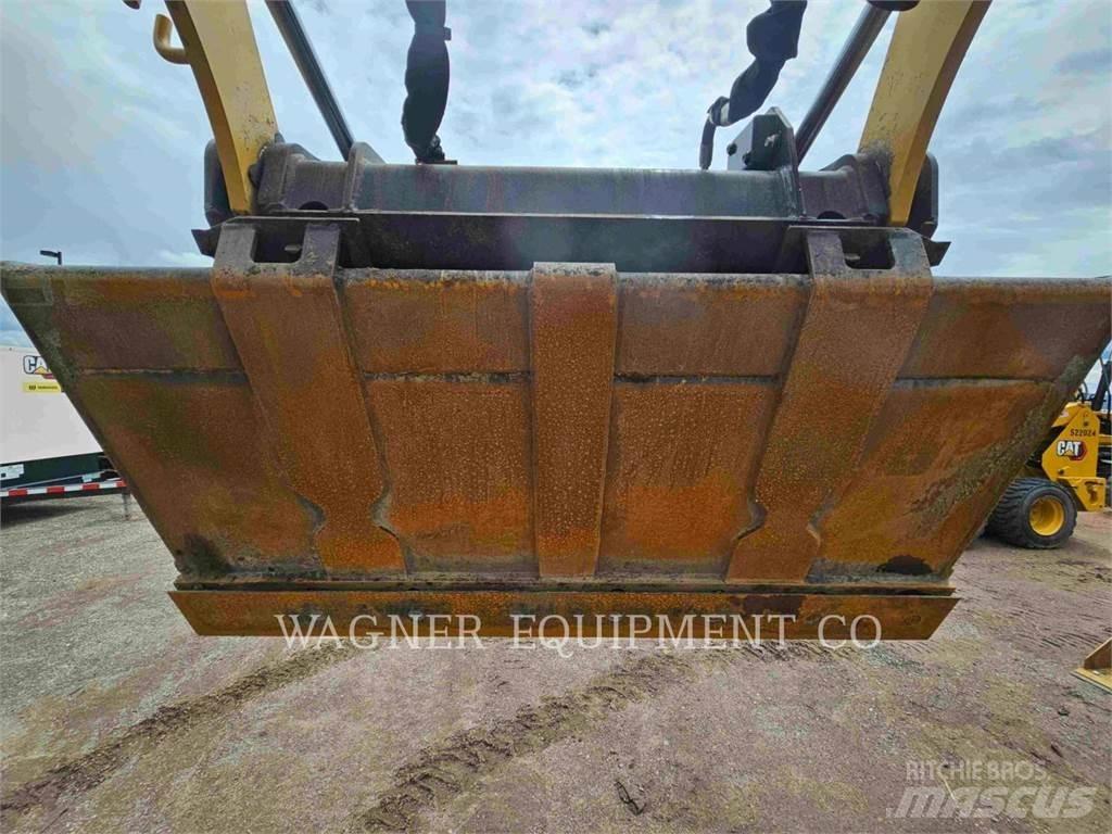 CAT 236D3 Skid steer loaders