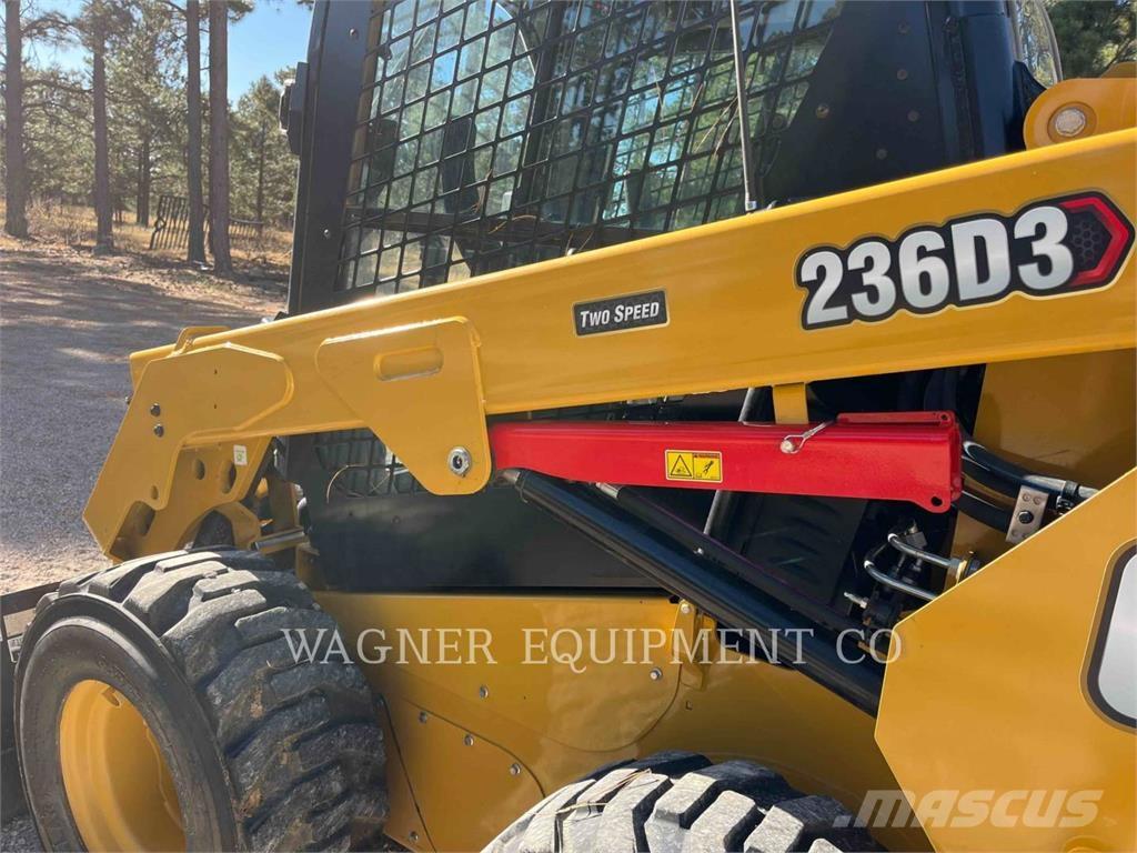 CAT 236D3 Skid steer loaders