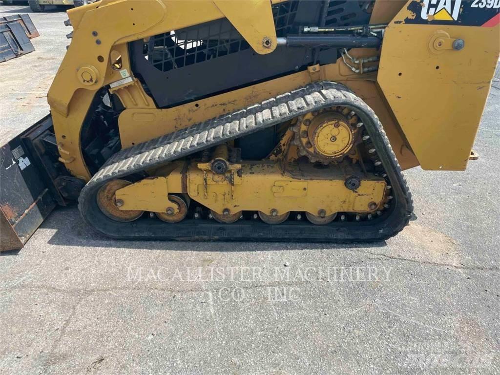 CAT 239D Crawler loaders
