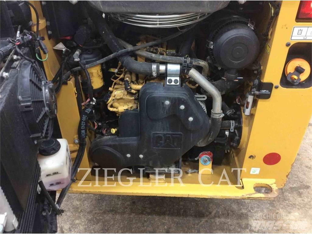 CAT 239D Crawler loaders
