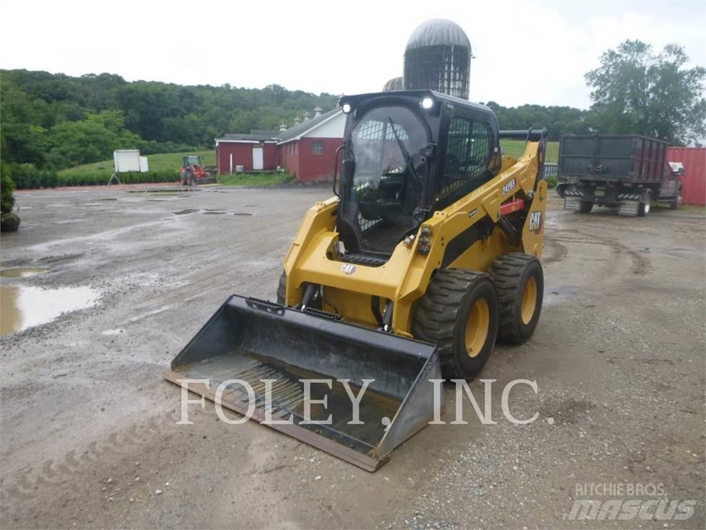CAT 242D3 Skid steer loaders