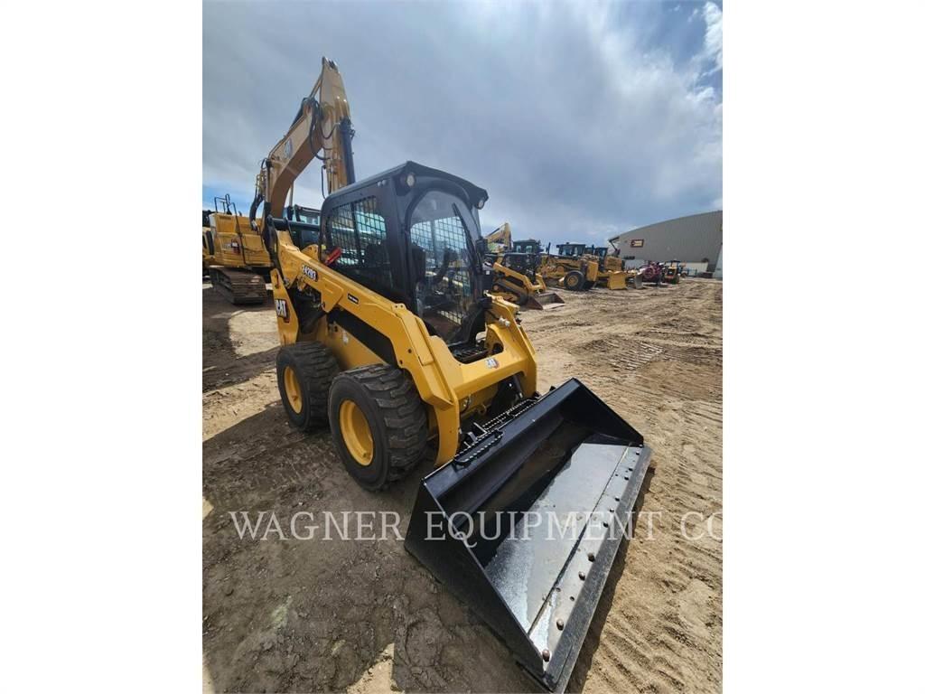 CAT 242D3 Skid steer loaders