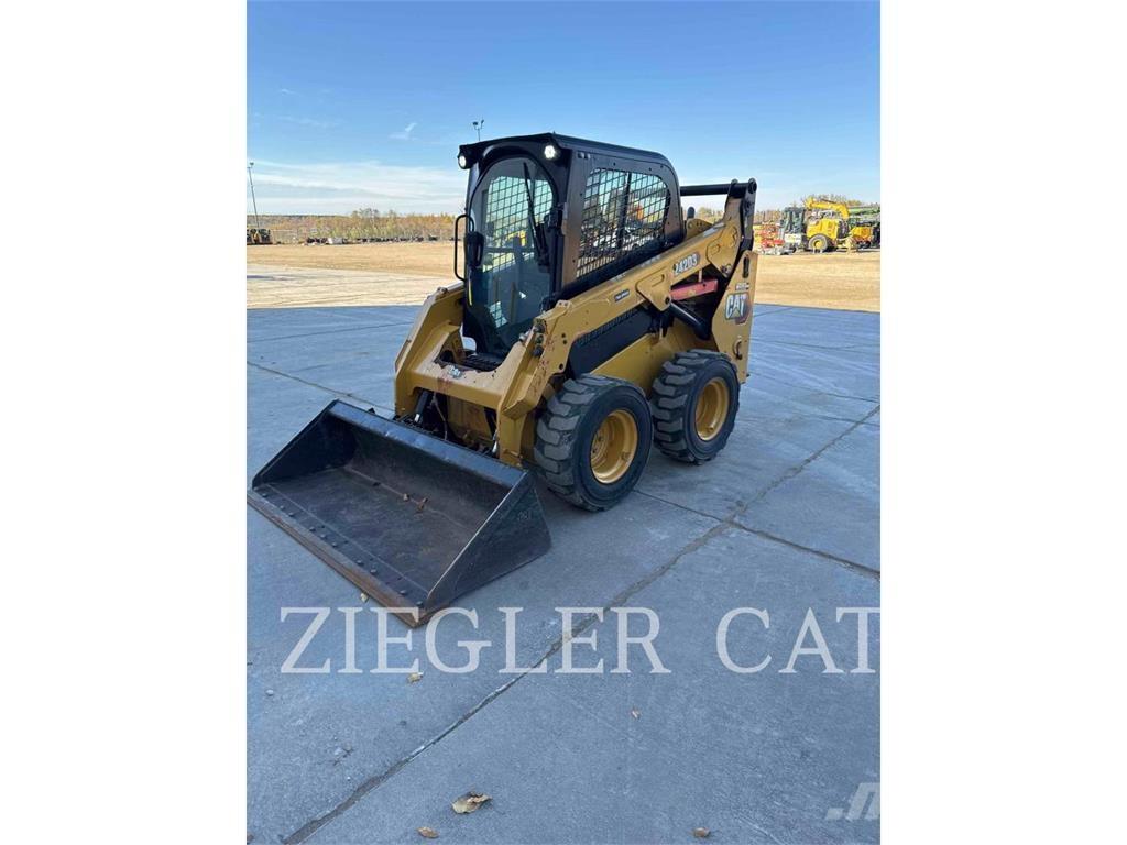 CAT 242D3 Skid steer loaders