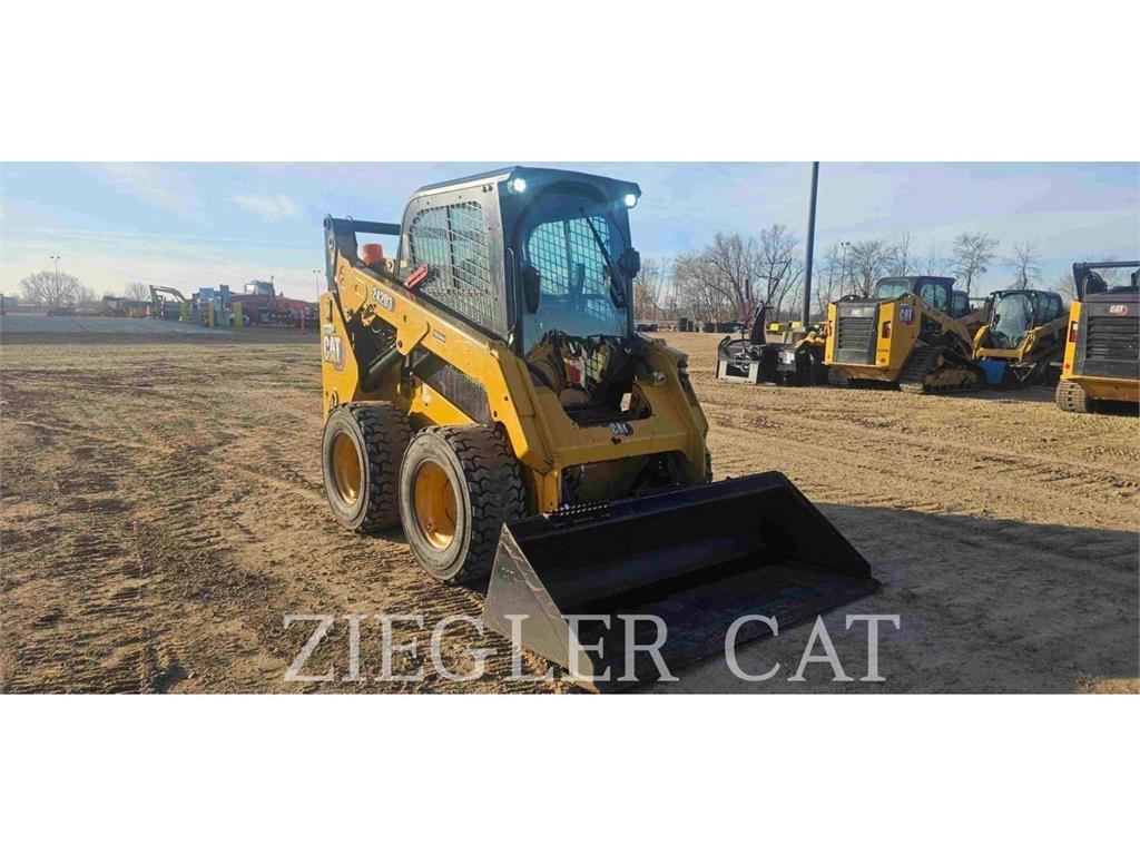 CAT 242D3 Skid steer loaders