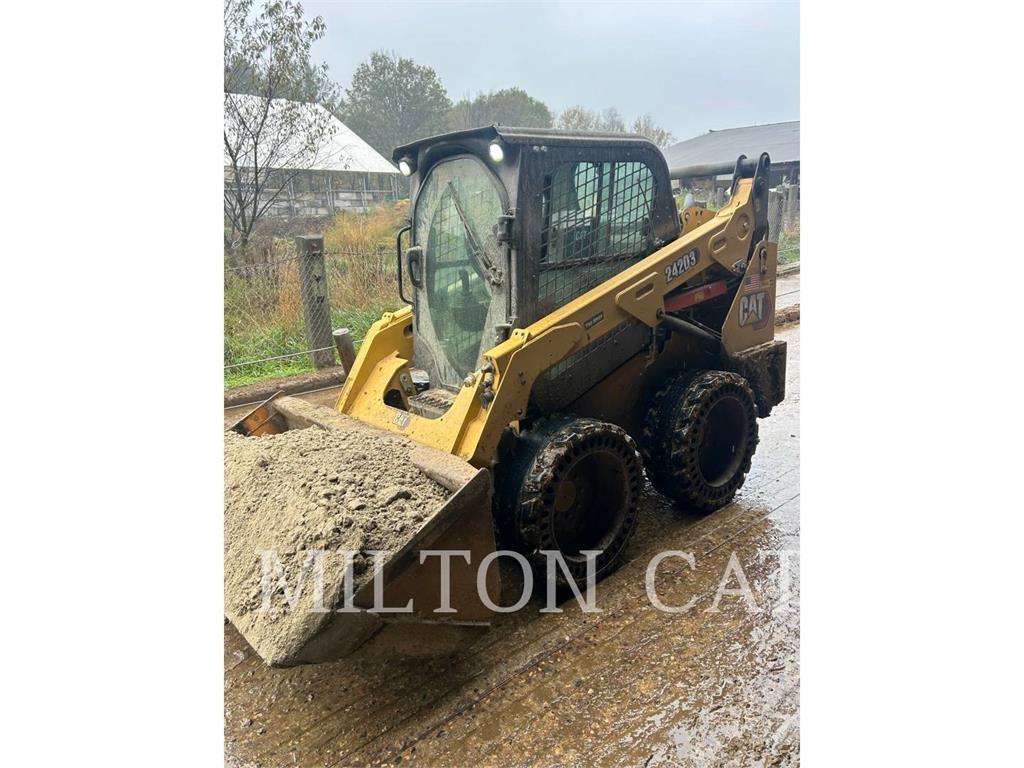 CAT 242D3 Skid steer loaders