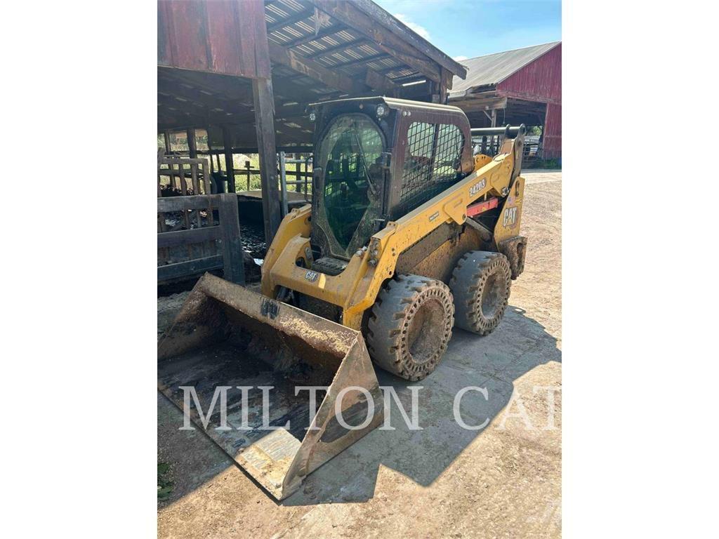 CAT 242D3 Skid steer loaders