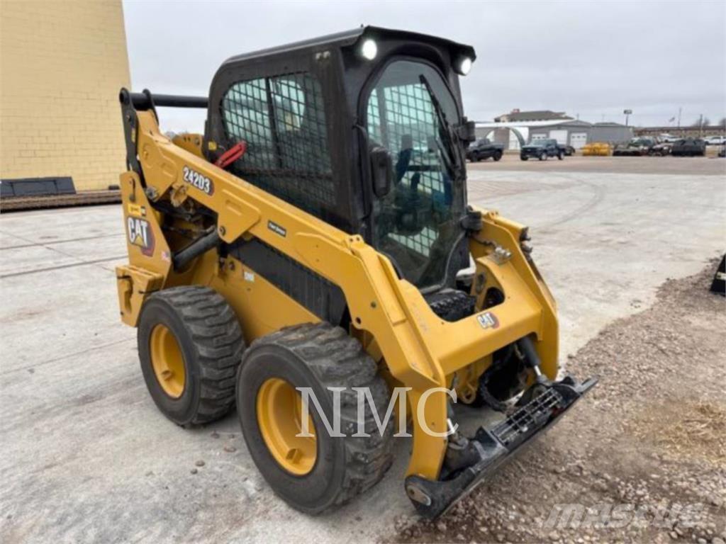 CAT 242D3 Skid steer loaders