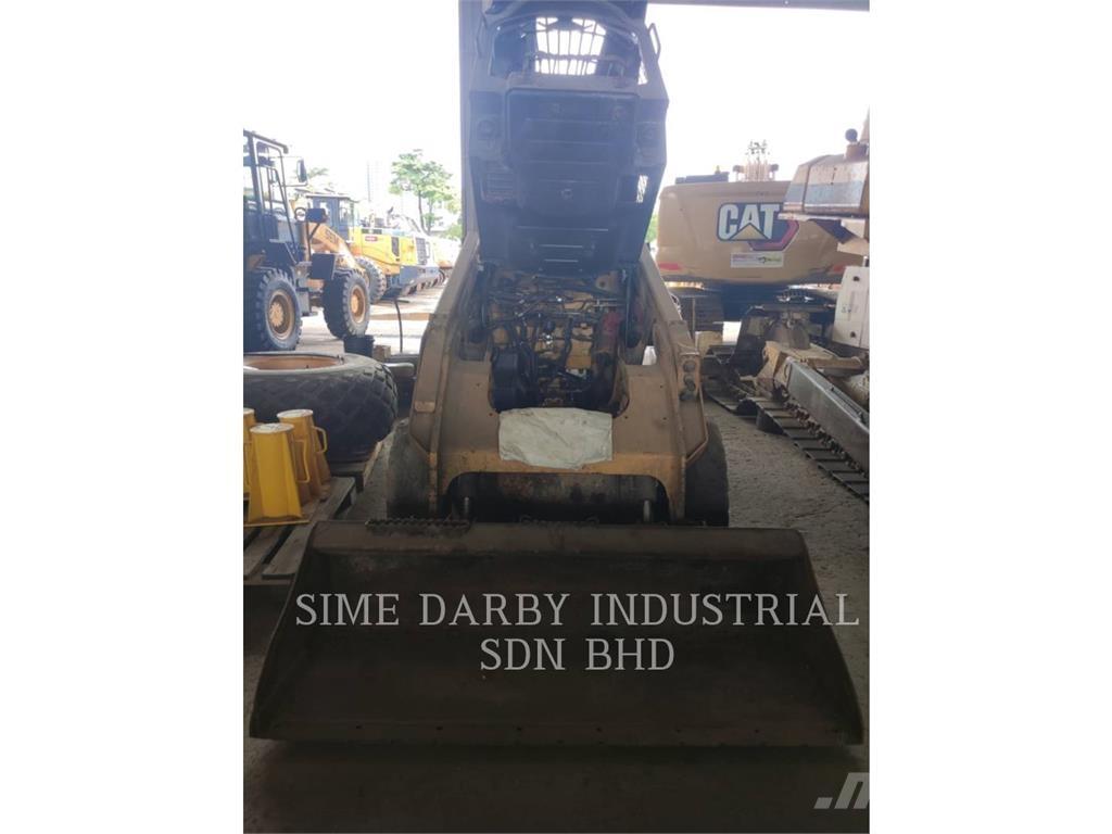 CAT 246DLRC Skid steer loaders