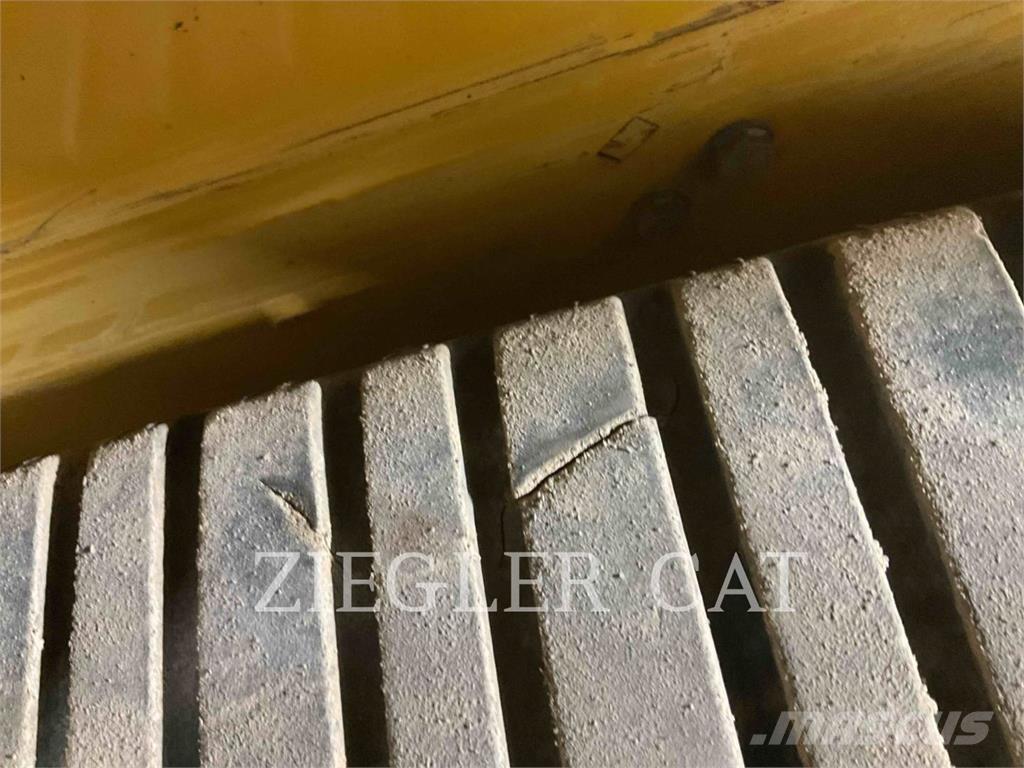 CAT 255 Crawler loaders