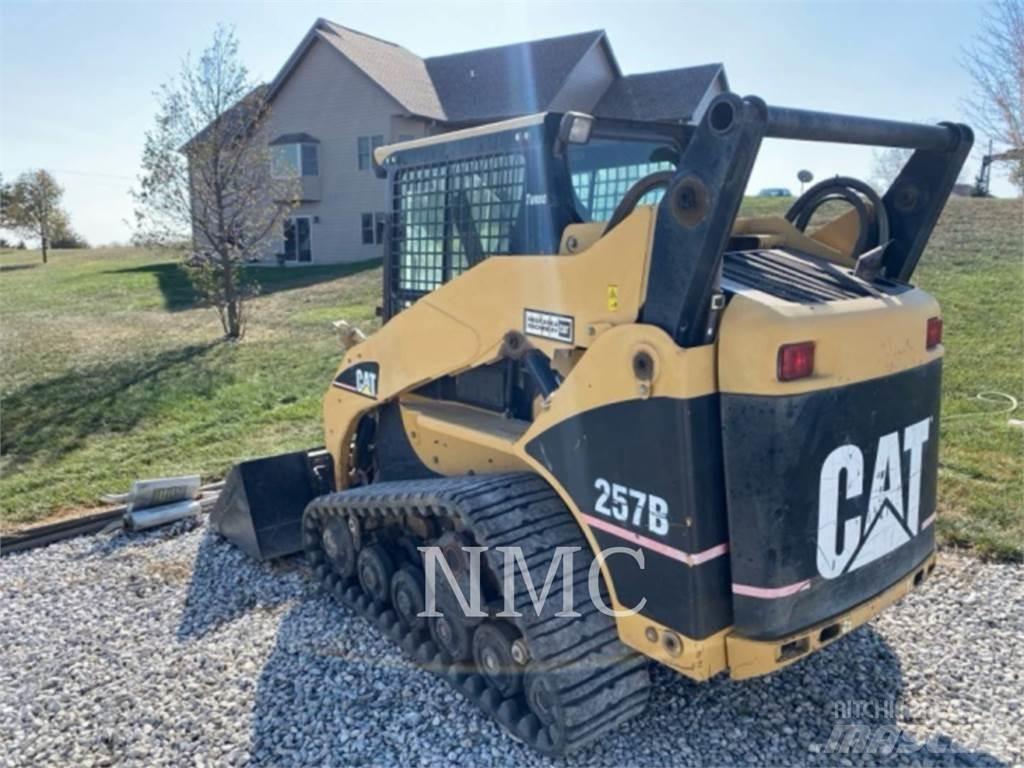 CAT 257B Skid steer loaders