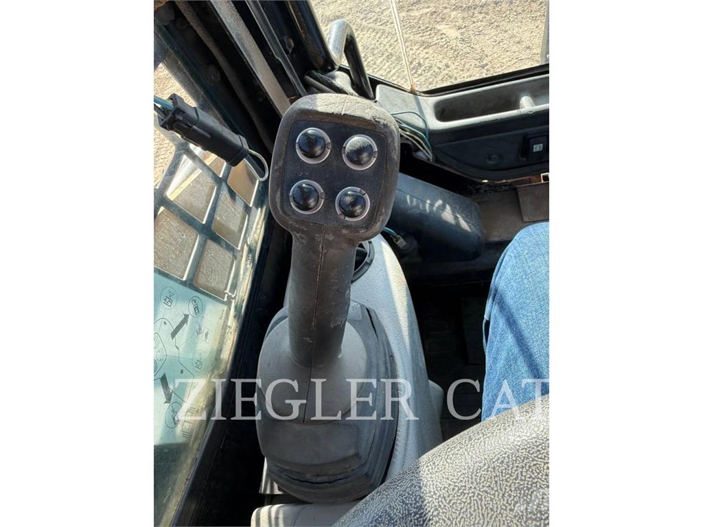 CAT 257B Crawler loaders