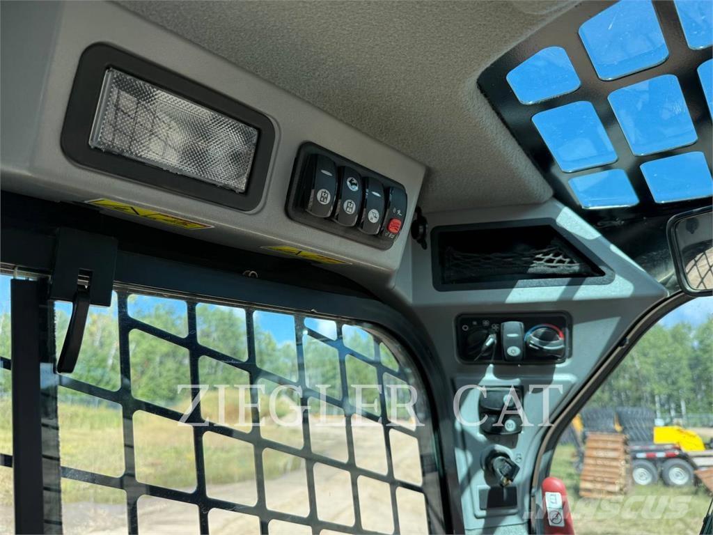 CAT 262D Skid steer loaders