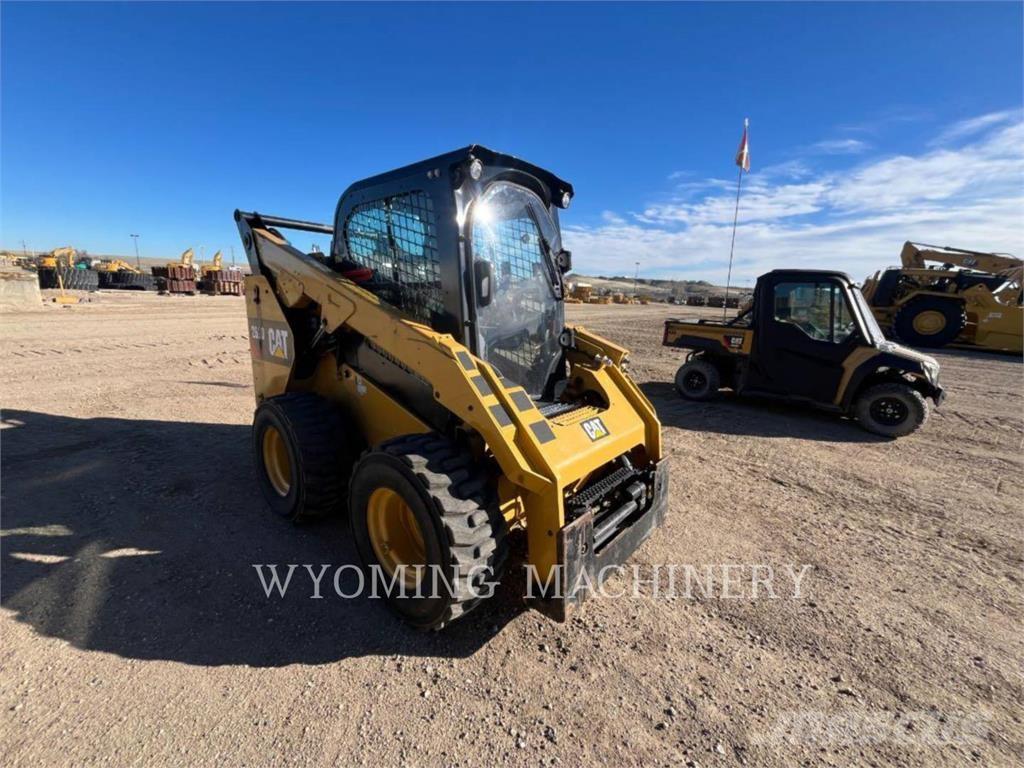 CAT 262D Skid steer loaders