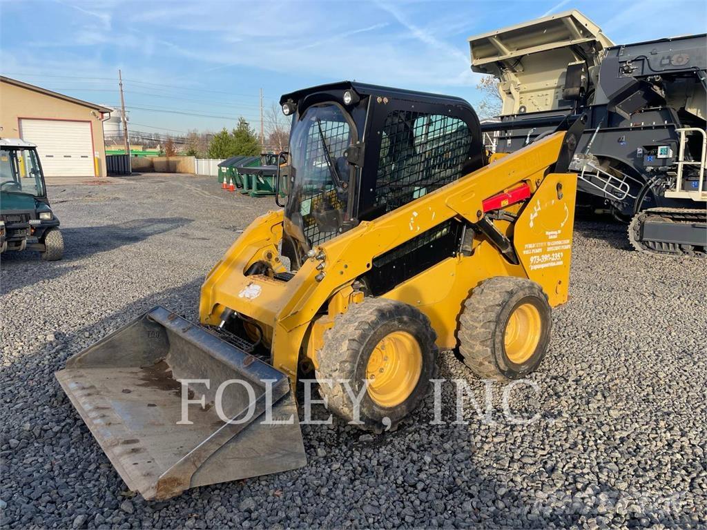 CAT 262D Skid steer loaders