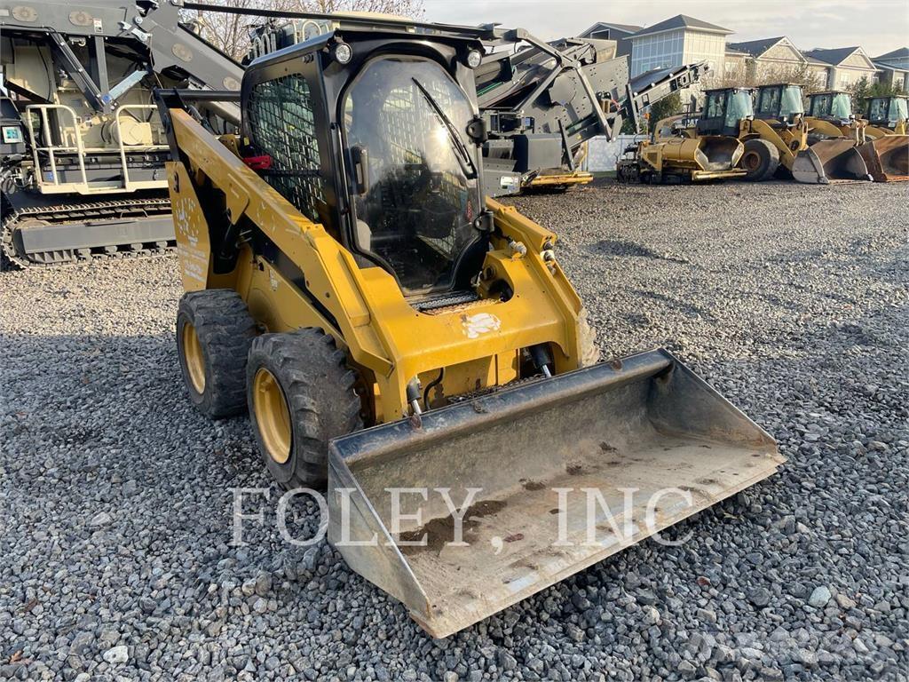 CAT 262D Skid steer loaders