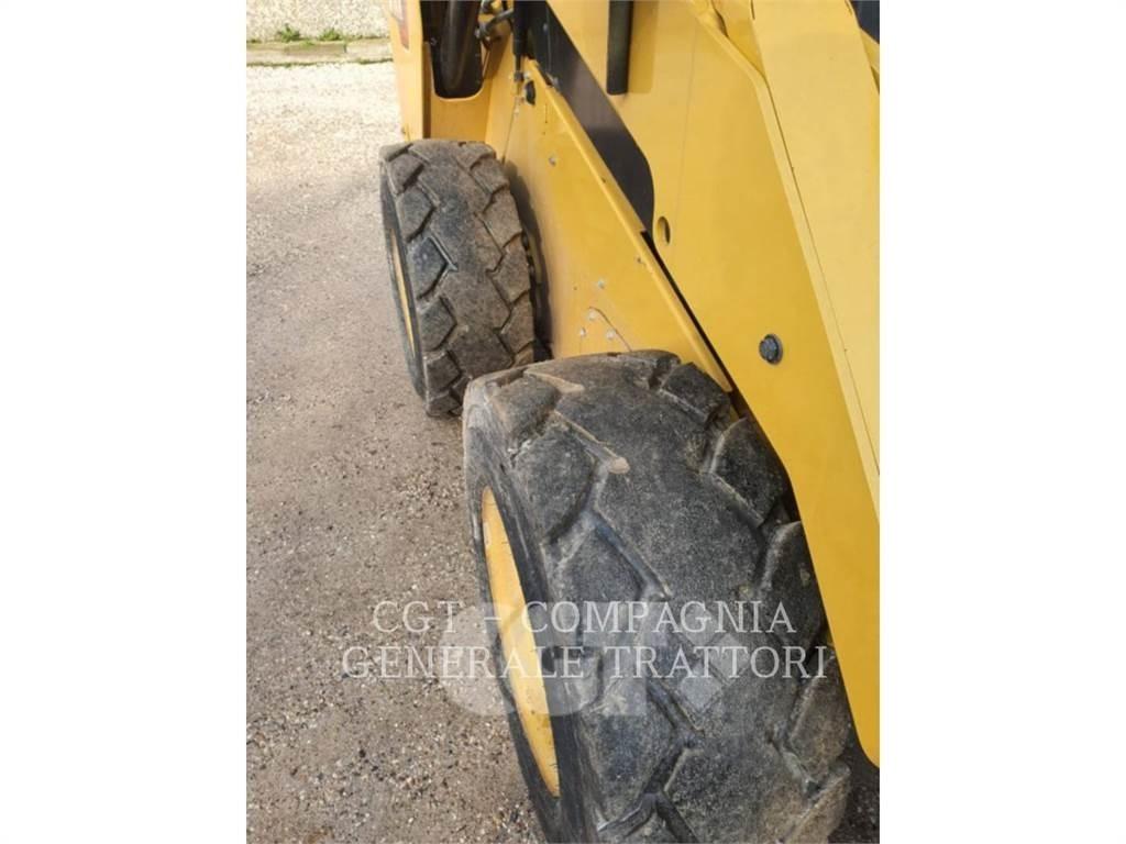CAT 262D3 Skid steer loaders