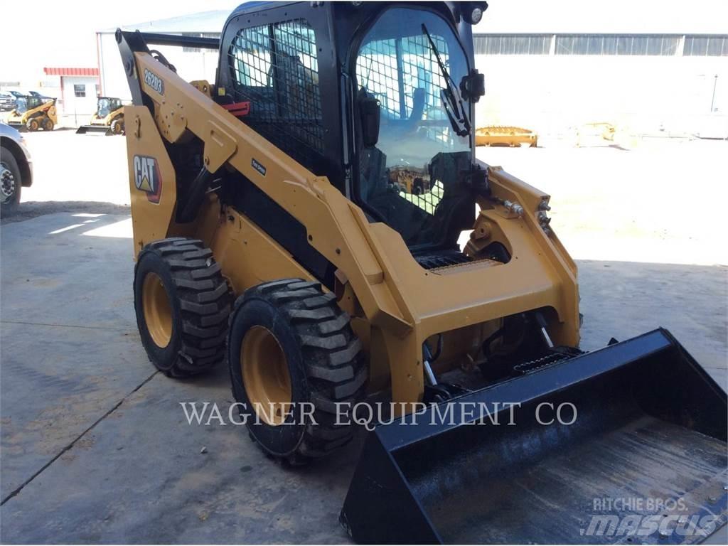 CAT 262D3 Skid steer loaders
