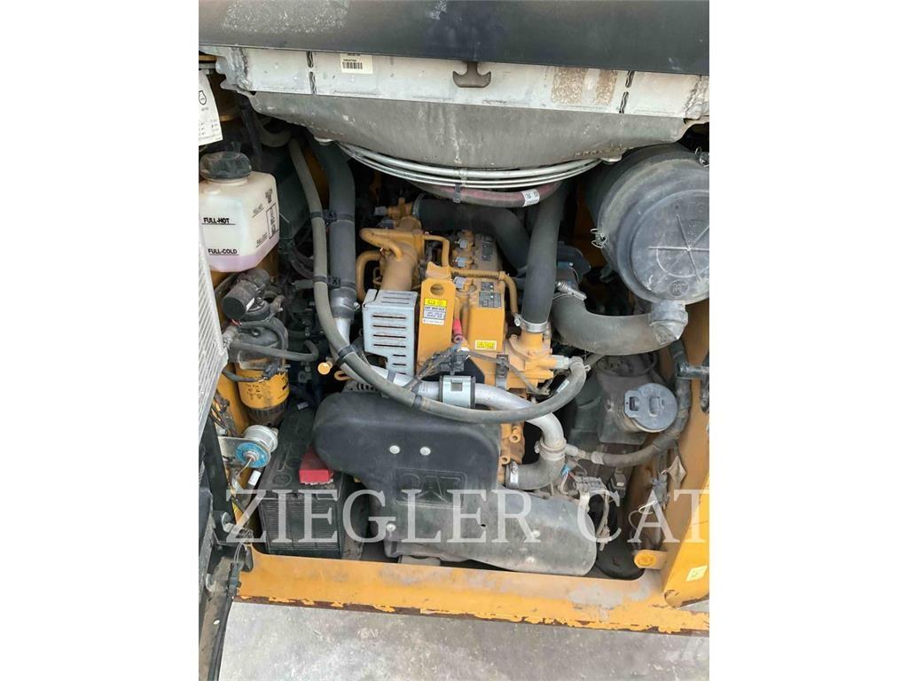 CAT 262D3 Skid steer loaders