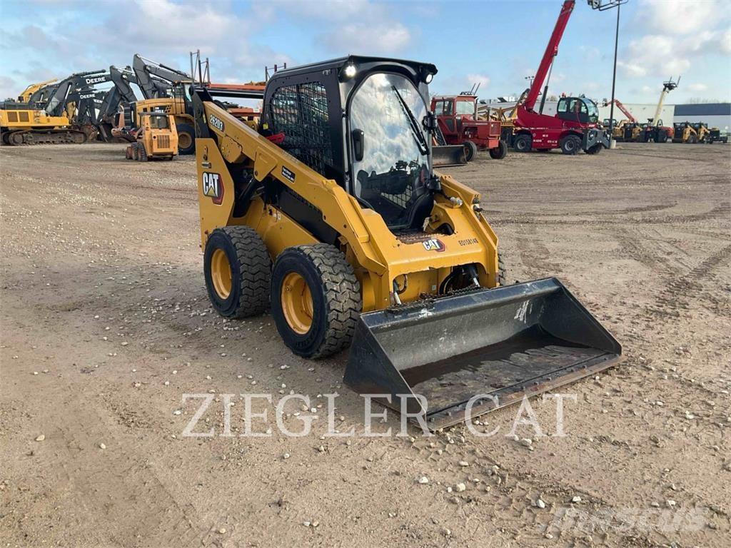 CAT 262D3 Skid steer loaders