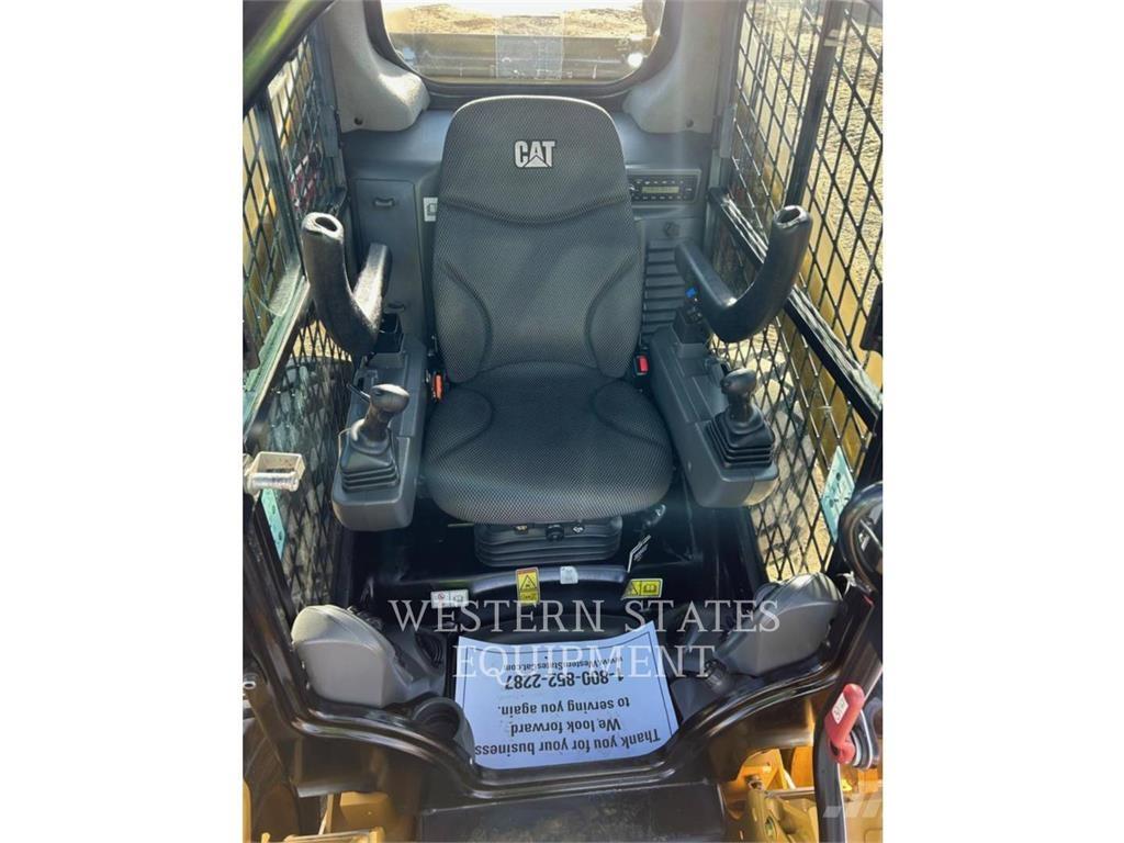 CAT 262D3 Skid steer loaders