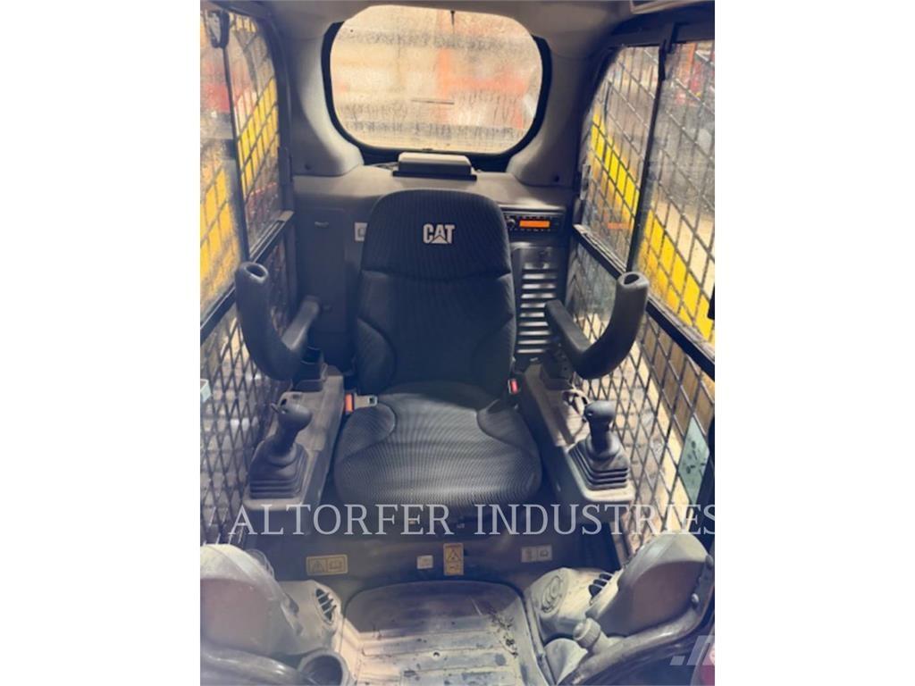 CAT 262D3 Skid steer loaders