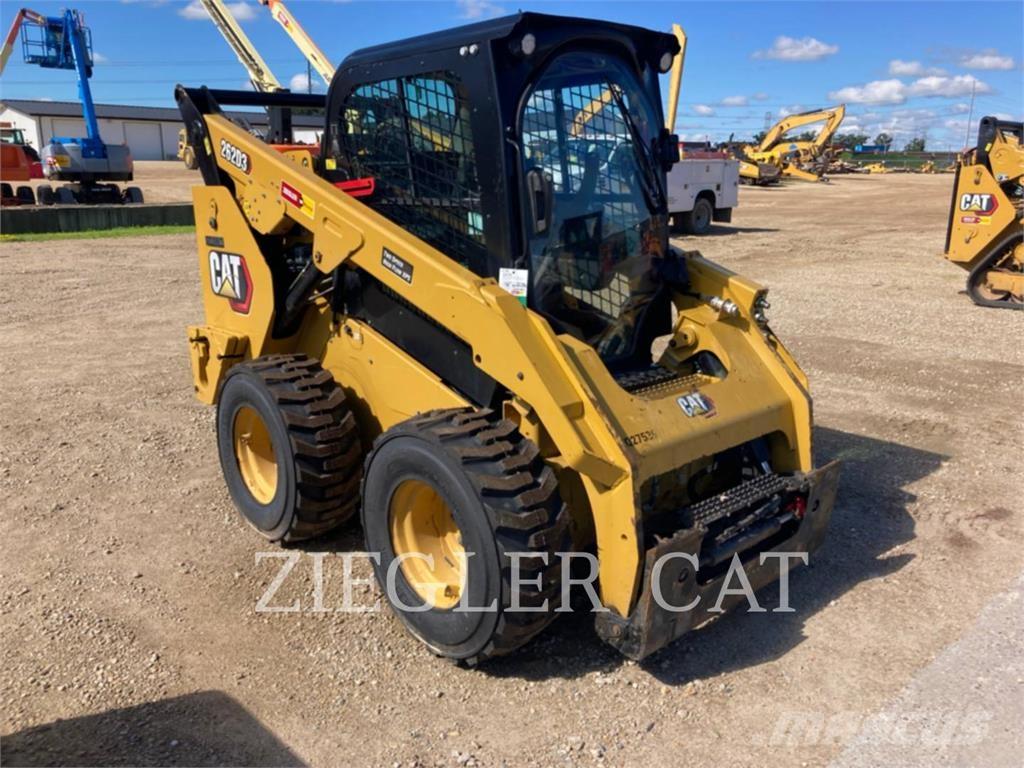 CAT 262D3 Skid steer loaders