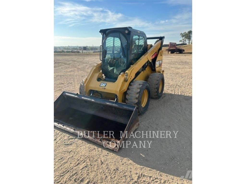 CAT 272D Skid steer loaders