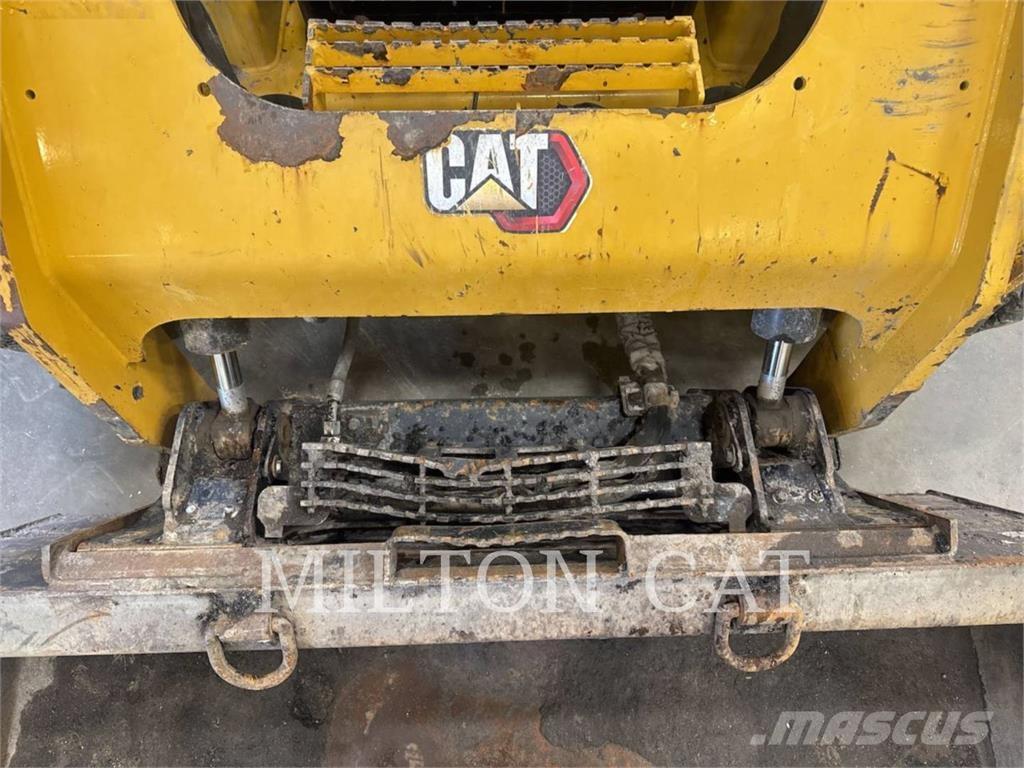 CAT 272D 3 Skid steer loaders