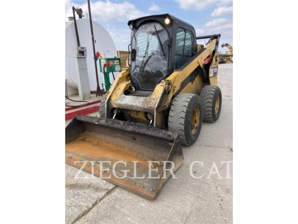CAT 272D2 Skid steer loaders