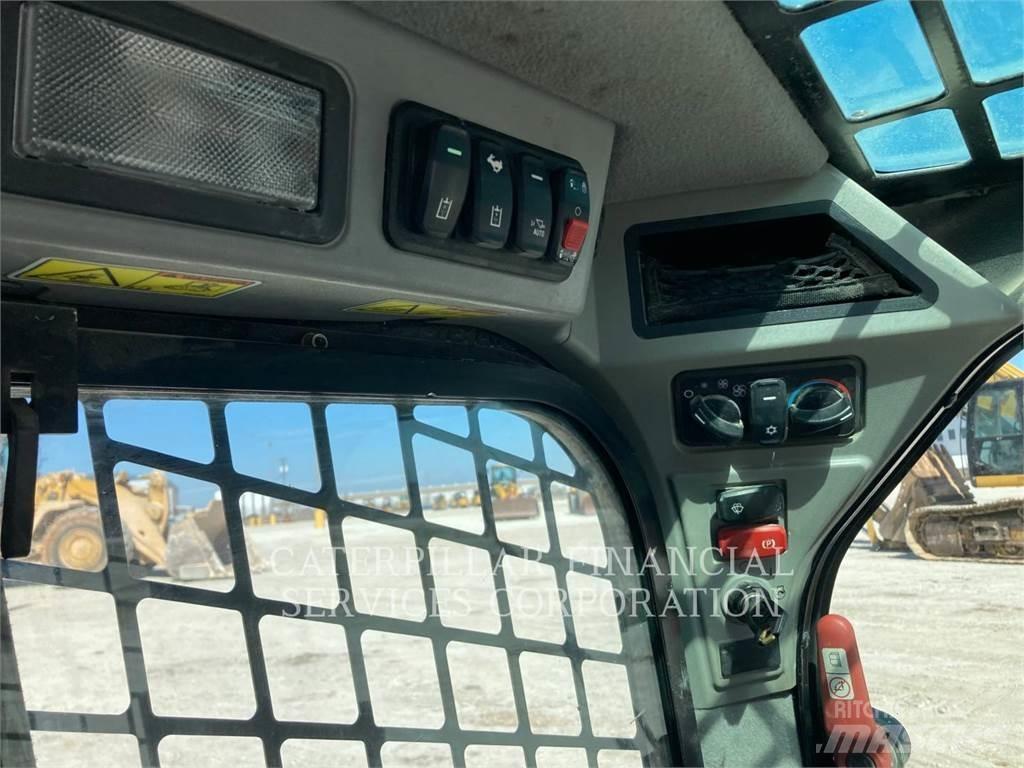 CAT 272D3 Skid steer loaders