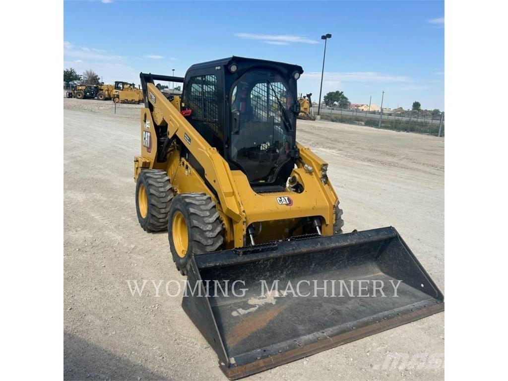 CAT 272D3 Skid steer loaders