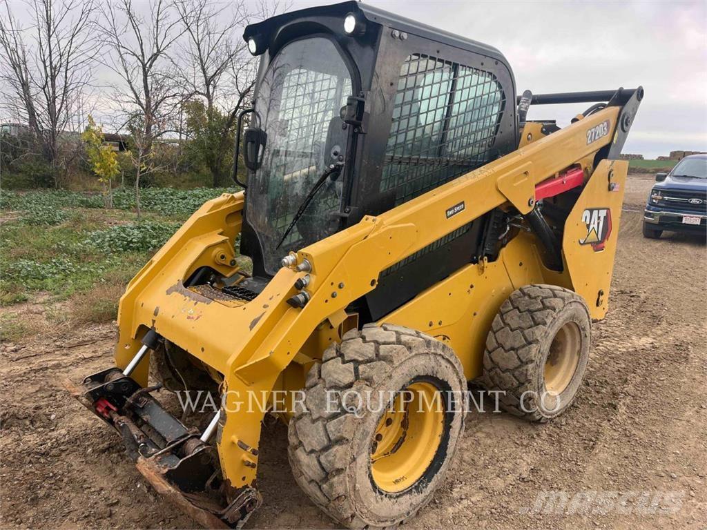 CAT 272D3 Skid steer loaders