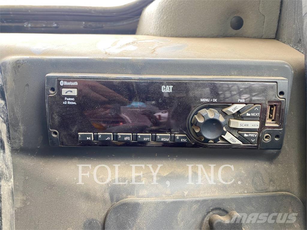 CAT 289D Crawler loaders