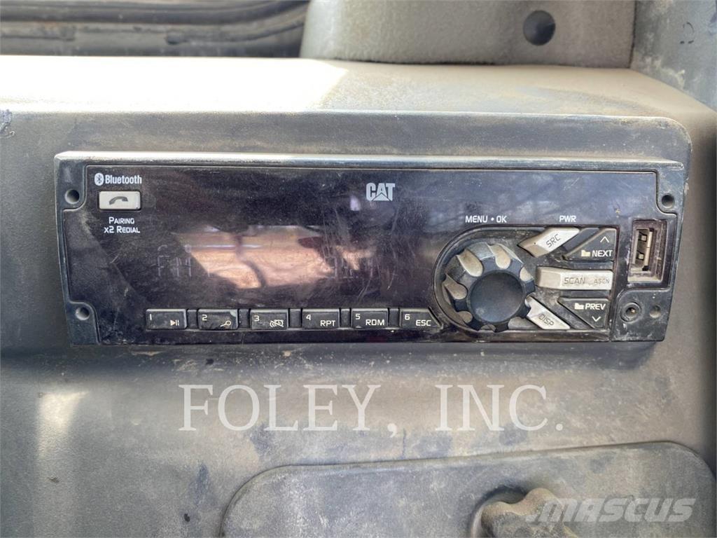 CAT 289D Crawler loaders