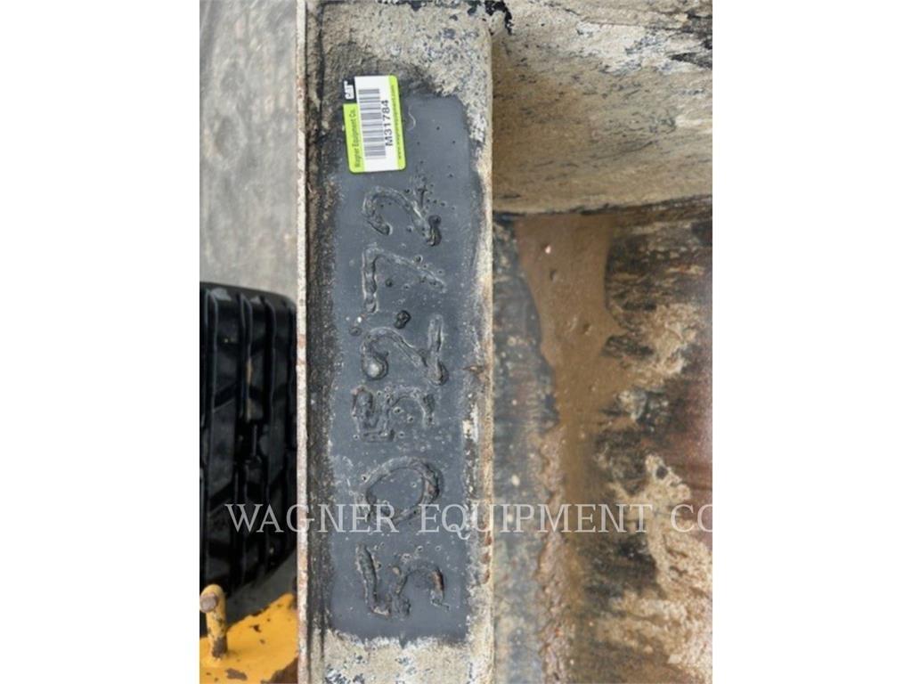 CAT 299D2 Crawler loaders