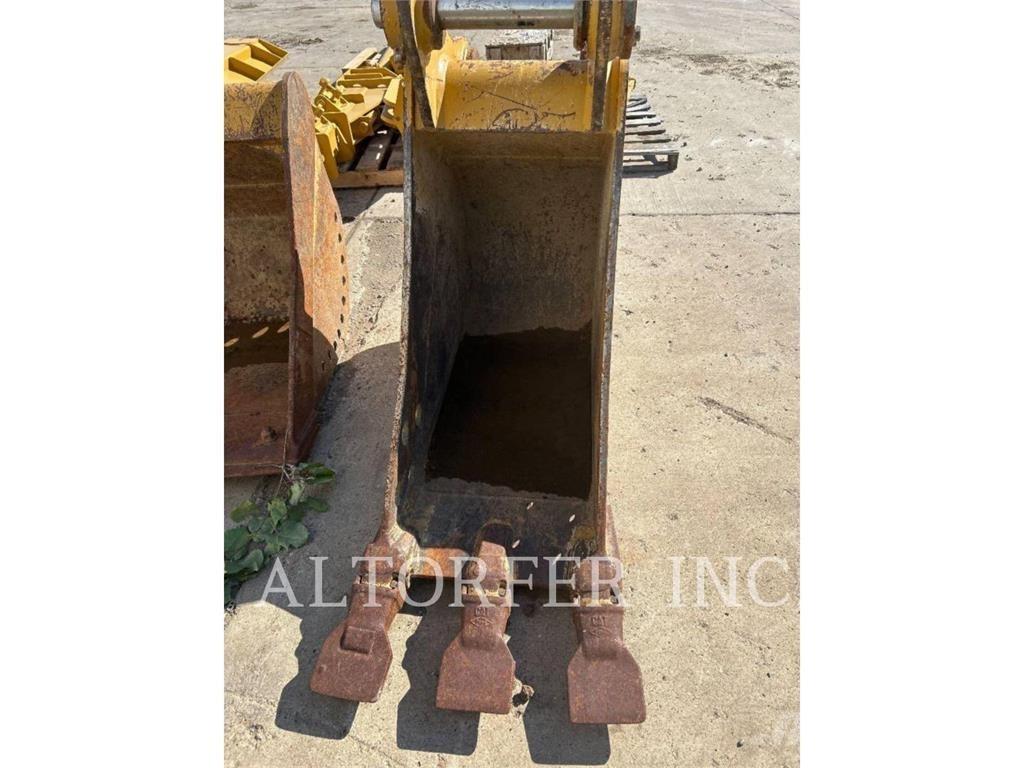 CAT 318FL 2D Crawler excavators