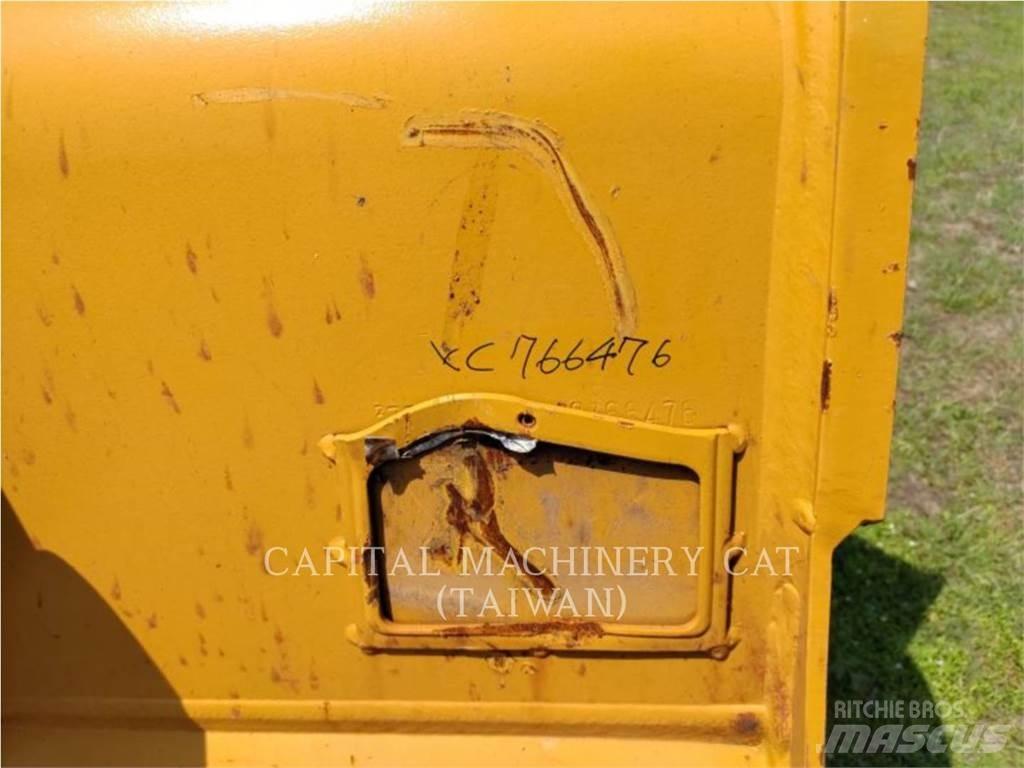 CAT 320 Buckets