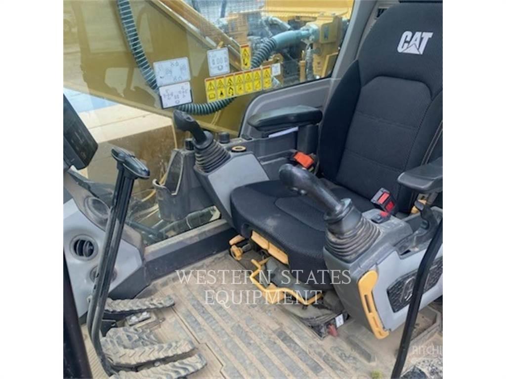 CAT 320 Crawler excavators