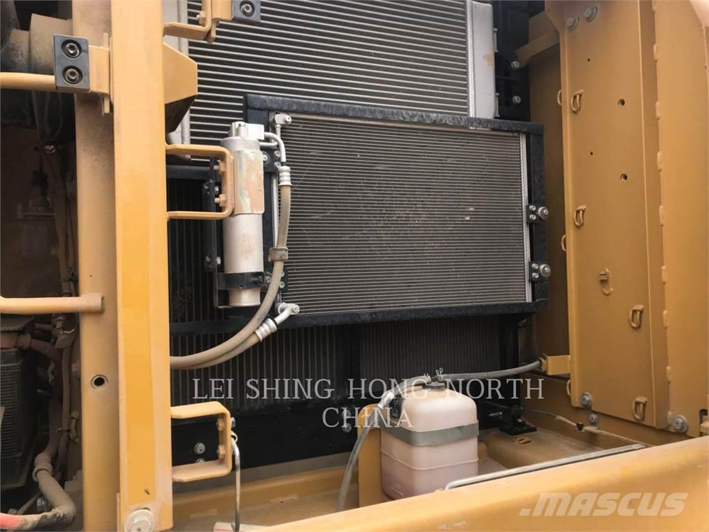 CAT 320D2 Crawler excavators