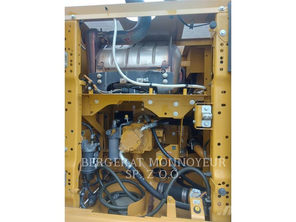 CAT 323 Crawler excavators