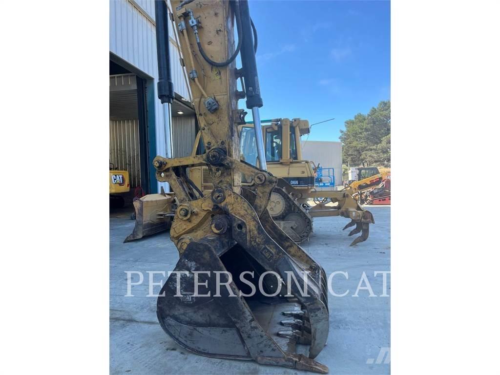 CAT 323 Crawler excavators