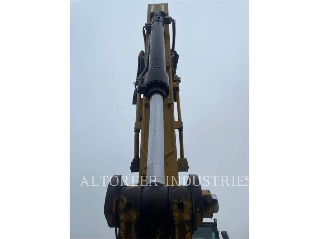CAT 326FL Crawler excavators