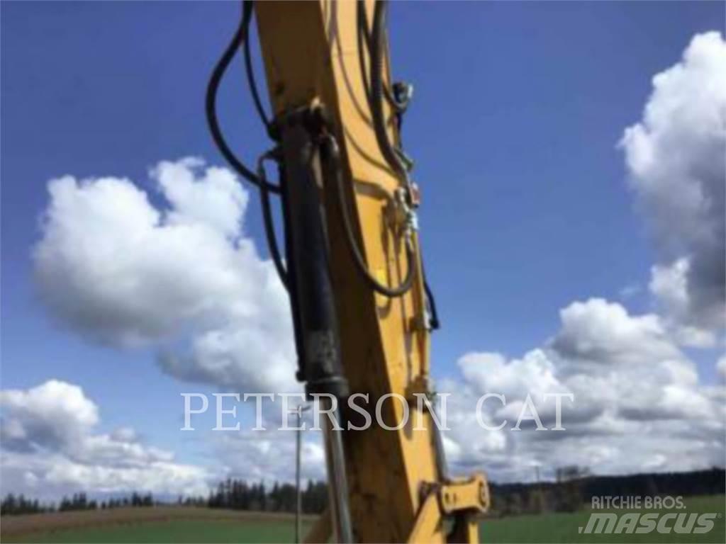 CAT 330 Crawler excavators